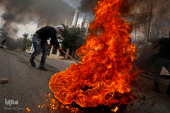 یورش نظامیان صهیونیست به مراسم تشییع پیکر شهید «ابراهیم مصطفی ابویعقوب» در شهرک «کفل حارس» کرانه باختری رود اردن