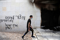 مسجد «البر الاحسان» شهر «بیره» کرانه باختری رود اردن در آتش کینه صهیونیستها