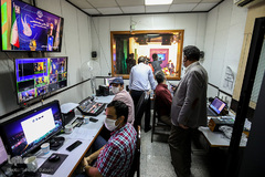 تلاش عوامل فنی در پخش آنلاین مراسم گرامیداشت چهلمین سال تأسیس جهاددانشگاهی از استودیو «مبین» سازمان قرآنی دانشگاهیان کشور