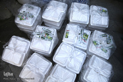 توزیع ۲۰۰۰پرس غذای گرم میان خانواده های محروم و حاشیه نشین تهران و ورامین توسط موسسه خیریه شهدای مدافع حرم استان تهران