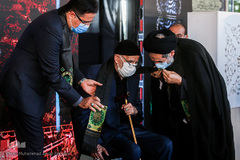 آیین "سلام بر محرم"، تعویض مرتفع ترین پرچم کشور