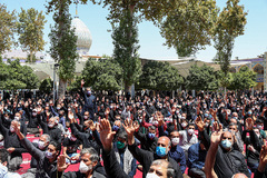 عزاداری ظهر عاشورا در حرم شاهچراغ(ع)