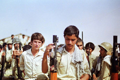 گل‌خاک شهیدان؛ رزمندگان نوجوان جبهه های حق علیه باطل