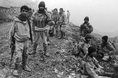 گل‌خاک شهیدان؛ رزمندگان نوجوان جبهه های حق علیه باطل