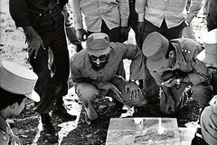 گل خاک شهیدان، حضور رهبر انقلاب در جبهه ها