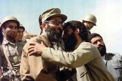 گل خاک شهیدان، حضور رهبر انقلاب در جبهه ها
