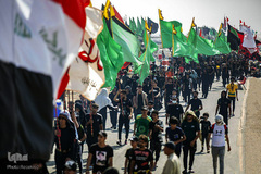 پیاده روی اربعین زائرین عراقی در مسیر بصره به کربلا