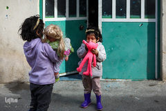 شیرینی هم‌نمک در حسینیه‌ای پر از عروسک