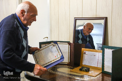 قدردانی و تجلیل حقیقی از این پدر مهربان و فداکار خانواده، و دلسوز برای فرزندان این شهر، سخت است و با لوح و تقدیرنامه نمی‌شود. قرآن و عترت نگهدارت باشد...