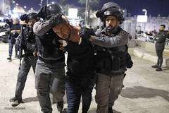 یورش وحشیانه صهیونیستها به فلسطینیان در مسجدالاقصی