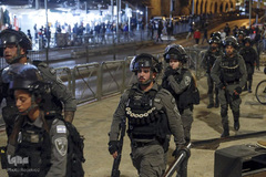 یورش وحشیانه صهیونیستها به فلسطینیان در مسجدالاقصی