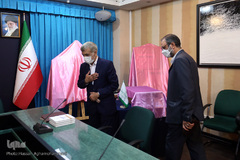 مراسم رونمایی از مصحف شریف ۱۸۰حزبی به قلم کاتبان ممتاز