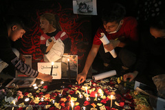 مراسم یادبود قربانیان حادثه تروریستی مدرسه دخترانه سیدالشهدای کابل در میدان آزادی