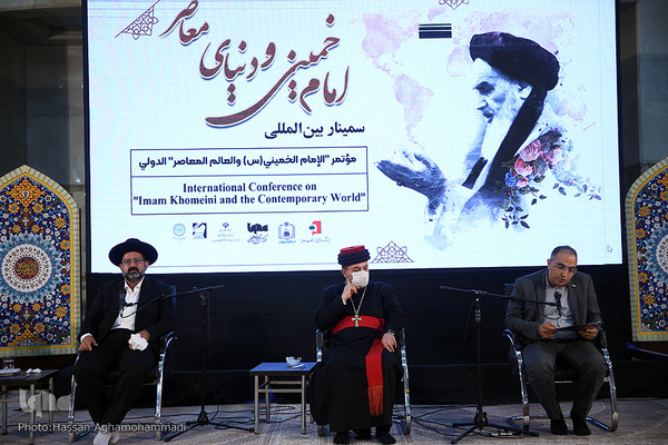 سمینار بین‌المللی «امام خمینی(ره) و دنیای معاصر» در حرم مطهر بنیانگذار جمهوری اسلامی ایران