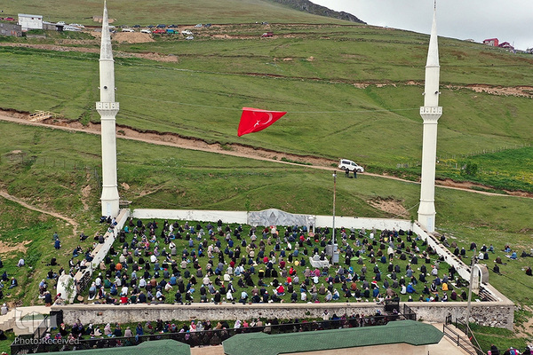 مسجد تاریخی۵۶۰ساله و بدون سقف در شمال شرق ترکیه