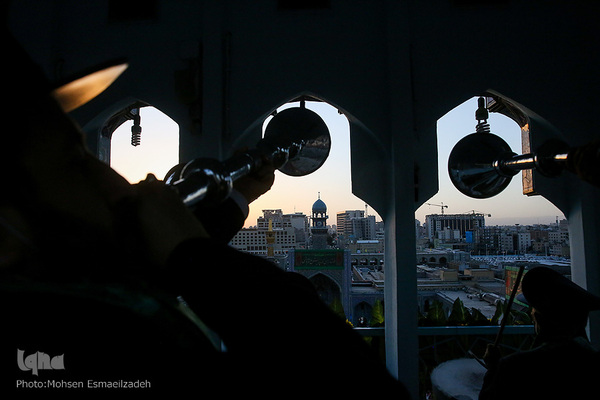 مراسم نقاره‌زنی حرم مطهر رضوی در آستانه میلاد امام رضا(ع)