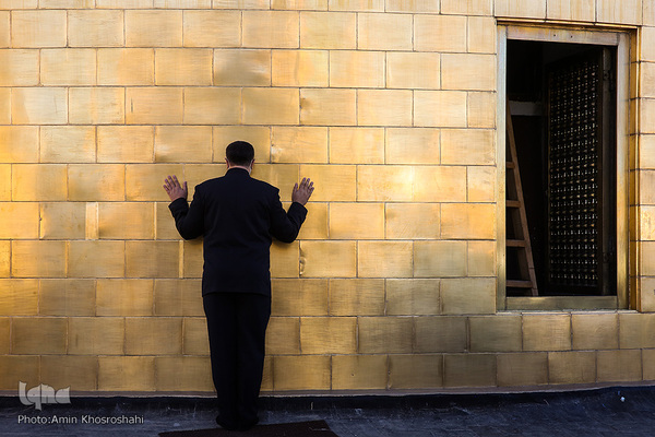 آئین تعویض پرچم گنبد حرم امام رضا(ع)