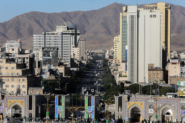 آئین تعویض پرچم گنبد حرم امام رضا(ع)