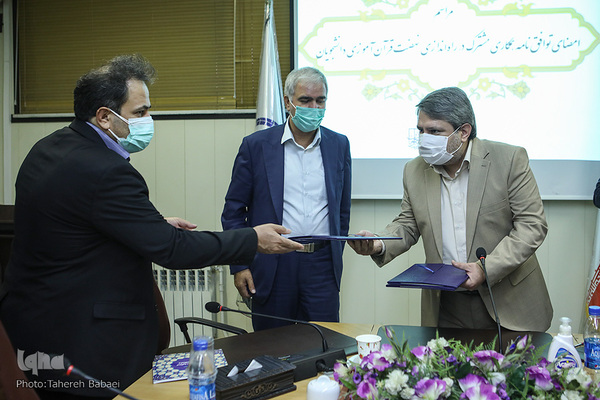 امضای توافق نامه همکاری مشترک در راه‌اندازی نهضت قرآن آموزی دانشجویان