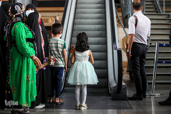 استقبال از جواد فروغی در فرودگاه امام (ره)