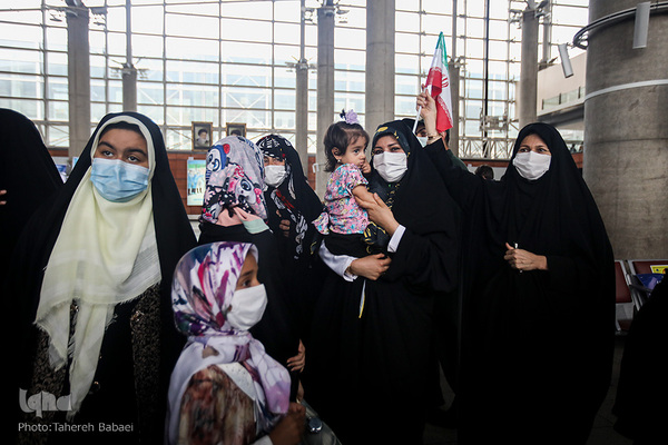 استقبال از جواد فروغی در فرودگاه امام (ره)