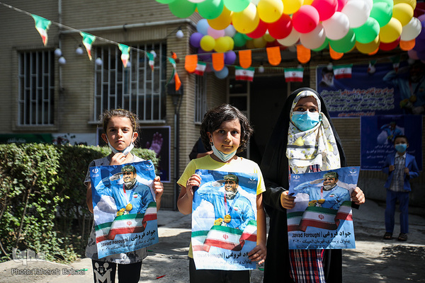 استقبال از جواد فروغی در فرودگاه امام (ره)