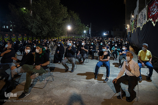 مراسم عزاداری شب چهارم محرم در محله زمزم