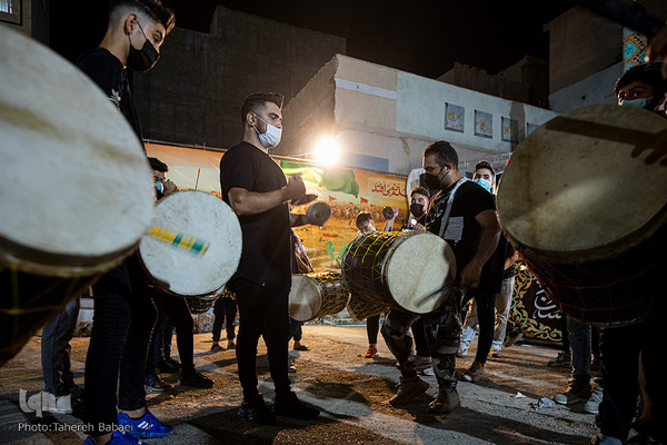 مراسم عزاداری شب چهارم محرم در محله زمزم