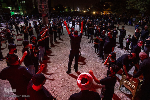 مراسم عزاداری شب چهارم محرم در محله زمزم