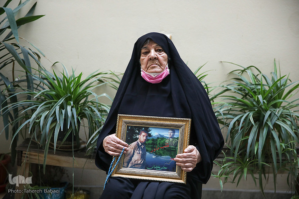 ديدار با خانواده شهدا در دهه اول محرم