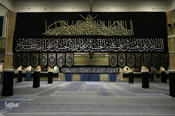 اولین شب مراسم عزاداری حضرت اباعبدالله الحسین (ع) در حسینیه امام خمینی(ره)