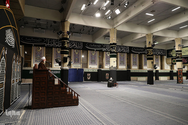 اولین شب مراسم عزاداری حضرت اباعبدالله الحسین (ع) در حسینیه امام خمینی(ره)