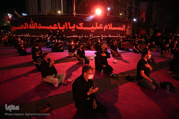 مراسم عزاداری شب پنجم محرم در میدان فلسطین