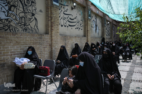 مراسم ظهر تاسوعا در خانه مداحان