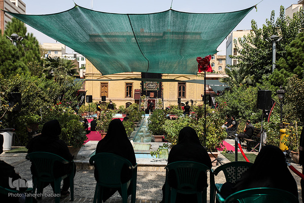 مراسم ظهر تاسوعا در خانه مداحان
