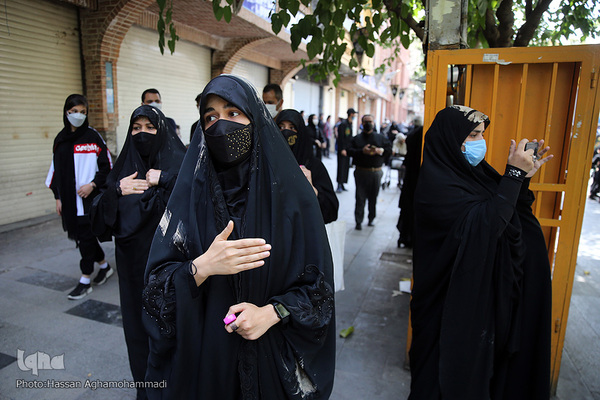 مراسم عزاداری ظهر تاسوعای حسینی در چهارراه گلوبندک