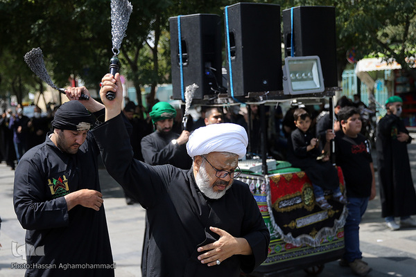 مراسم عزاداری ظهر تاسوعای حسینی در چهارراه گلوبندک