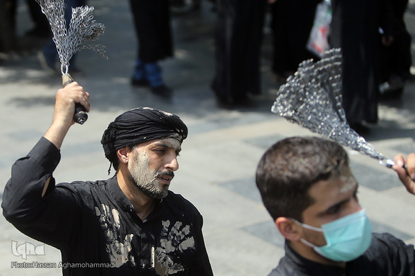 مراسم عزاداری ظهر تاسوعای حسینی در چهارراه گلوبندک