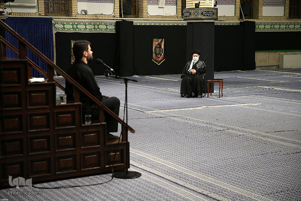 مراسم عزاداری شب عاشورای حسینی در حسینیه امام خمینی(ره)