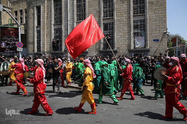آئین خیمه سوزان ظهر عاشورا در بازار تهران