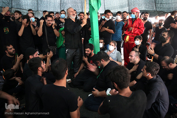 آئین خیمه سوزان ظهر عاشورا در بازار تهران