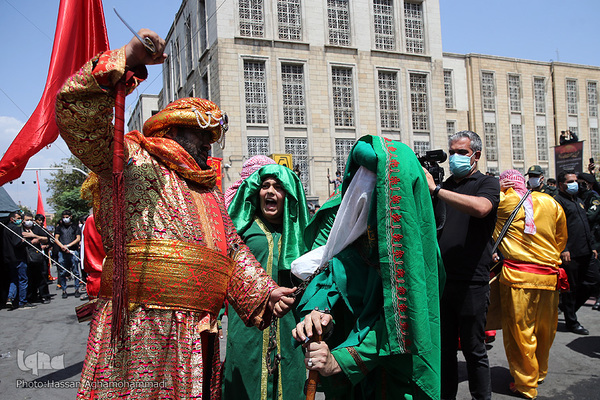 آئین خیمه سوزان ظهر عاشورا در بازار تهران