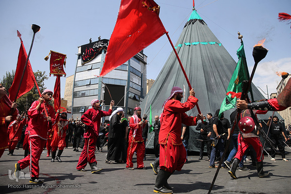 آئین خیمه سوزان ظهر عاشورا در بازار تهران
