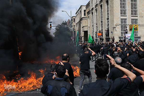 آئین خیمه سوزان ظهر عاشورا در بازار تهران