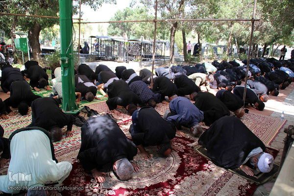 اقامه نماز ظهر عاشورا در اهر