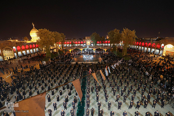 لاله گردانی شام غریبان در حرم مطهر شاهچراغ(ع)