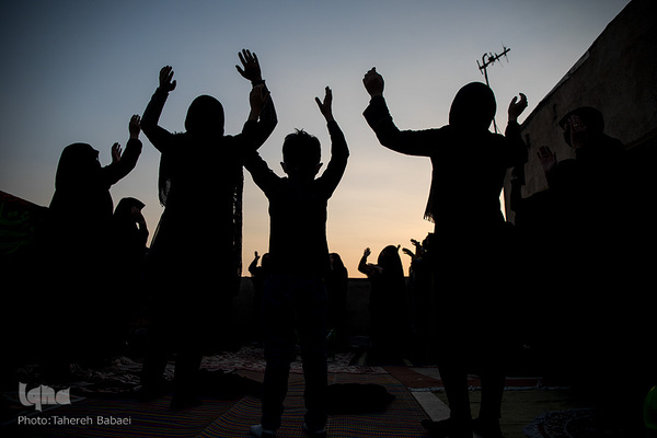 امسال به خاطر شرایط کرونا این مراسم را در فضای باز و با رعایت پروتکل برگزار می‌کند. 
