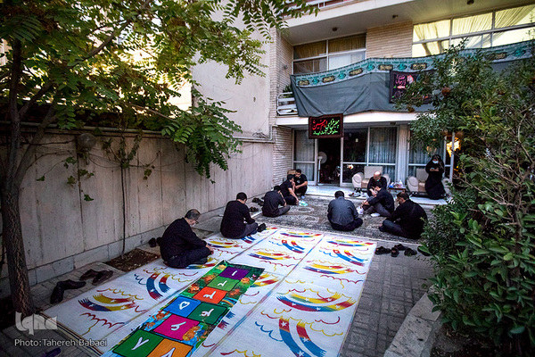 این مراسم در زمان انتشار ویروس کرونا محدود شده و با حداقل میهمانان برگزار می‌شود.
