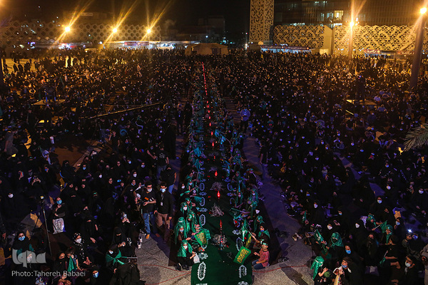 بزرگ‌ترین سفره نذری «حضرت رقیه (س)» در میدان امام حسین(ع)
