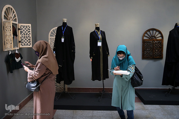 ششمین نمایشگاه لباس عاشورایی در فرهنگستان هنر